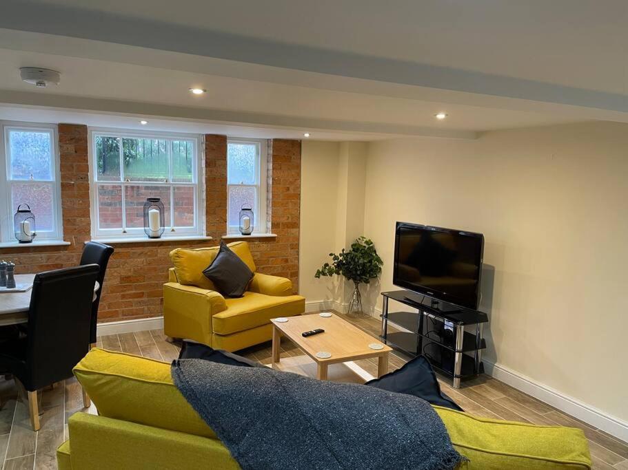 1 Hatton House 2 Bedroom 2 Bathroom Spacious Basement Flat Newark upon Trent Exterior foto